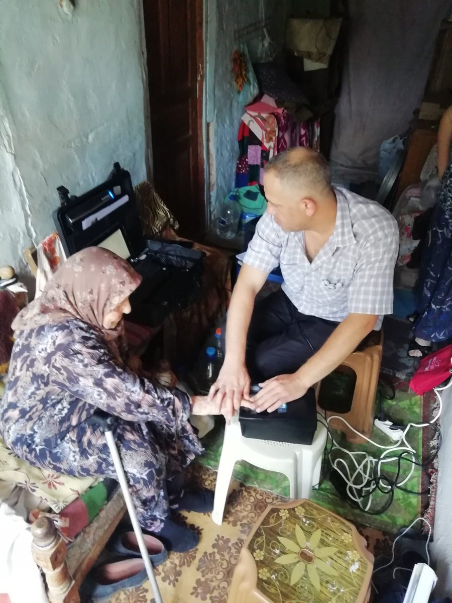 Karahalli1953's tweet photo. 📍Paşalar Köyü

Karahallı İlçe Nüfus Müdürlüğümüz personeli Adreste Nüfus Hizmeti için yaş almış veya sağlık durumu elverişli olmayan vatandaşlarımızın kimlik kartı başvurularını evlerinde almaya devam ediyor. https://t.co/4rk5TBqs4i