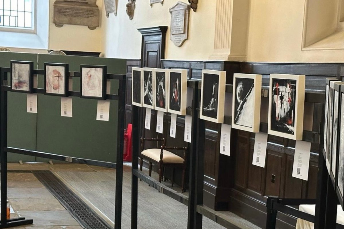 A thrilling performance of Schoenberg's Pierrot Lunaire from <a href="/slampreasoprano/">Stephanie Lamprea</a> and <a href="/HEB_Ensemble/">Hebrides Ensemble</a> last night! Alongside a newly commissioned companion work by @electraperivolaris, companion work by Helen Grime, and the first exhibition of <a href="/KirstyM_Art/">Kirsty Matheson Art</a>'s 21 Pierrot Lunaire paintings