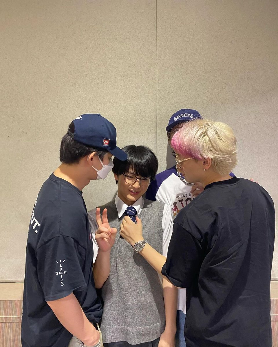 springgakita's tweet photo. 아웃겨 츠카사살려 https://t.co/LUGllYsTbM