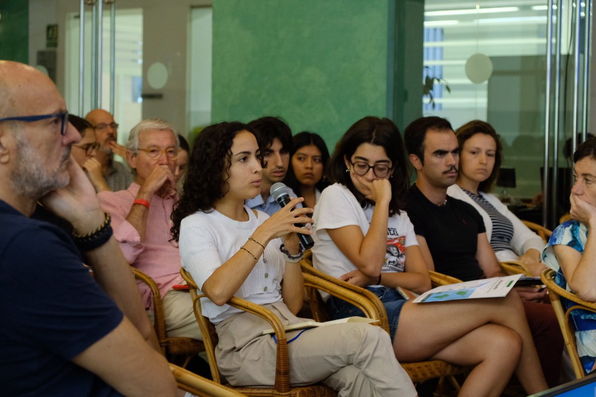 La IV edició del Curs d’estiu Sofia Corradi sobre la UE finalitza amb una taula rodona amb <a href="/judith_arnal/">Judith Arnal</a>, <a href="/oriolaspachs/">Oriol Aspachs</a> i Fernando Hervás, moderada per <a href="/atrillas/">Ariadna Trillas,</a>. Moltes gràcies a tots i totes per participar, i ens veiem de nou l'any que ve!
🔗eusummercourse.eu