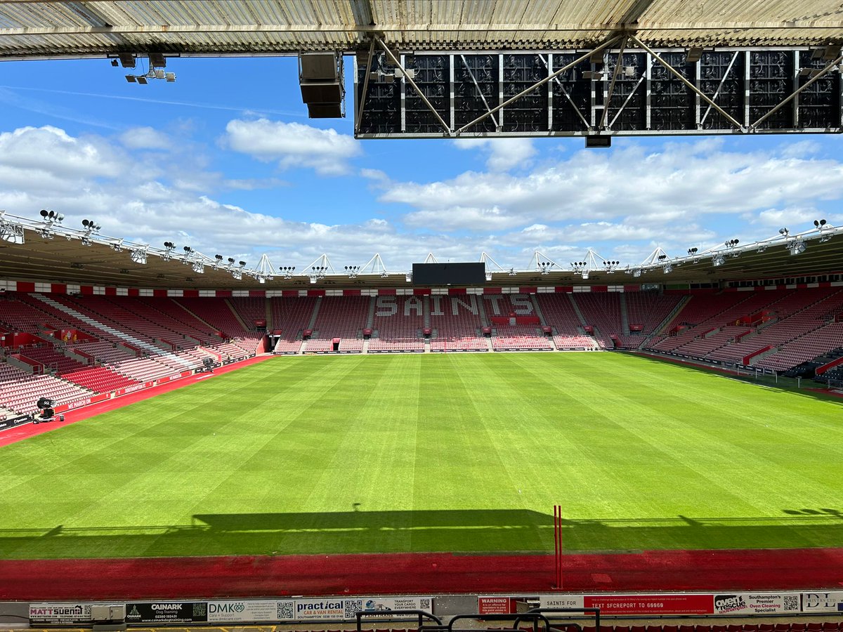 St Mary’s Stadium looking incredible after 18 days from seed &amp; shaping up very nicely ready for the return to the @PremierLeague.

It's fantastic to support them with @sustane_nf <a href="/dphbio/">DPH Biologicals</a> @barenbruguk &amp; <a href="/bioatlantis/">BioAtlantis</a>

<a href="/dogpockets/">Danny Silvestri</a> @gjmills2000 <a href="/stevenew12/">steve new</a> <a href="/MattLeBrun2/">Matt Le Brun</a> @agrovistauk