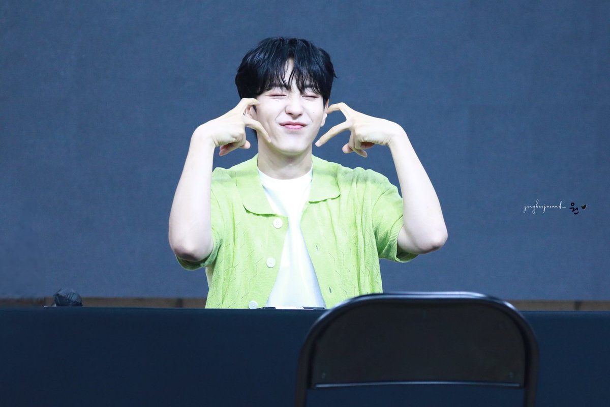 jongheejaeand_'s tweet photo. 240706
SEVENUS 메이크스타 대면 팬사인회
귀여워요❤️
#SEVENUS #세븐어스 
#희재 #熙宰 #Heejae 
@heeeeeejae94
-
照片禁止二改，轉載請標出處 https://t.co/wTvDX0p2Ir