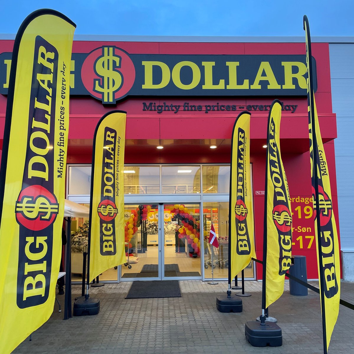 tokmanni's tweet photo. Suomalaiseen #Tokmanni-konserniimme kuuluva ruotsalainen #halpakauppaketju #Dollarstore jatkaa laajentumistaan #Tanska'ssa.🙌🏬🛍🛒🚚
Suunnitteilla on kahdeksan uutta Big Dollar -myymälää vuosien 2024–2025 aikana.
Lue lisää 👉 https://t.co/ki8S6HI8Ye
#BigDollar #Suomi #Ruotsi https://t.co/dQe5w2Vyoq