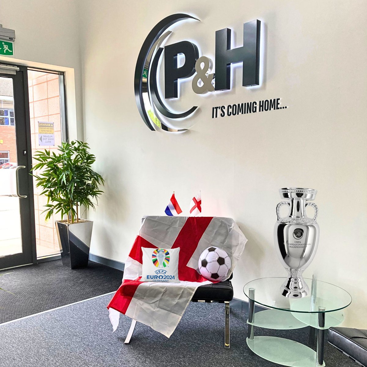 PH_Pipelines's tweet image. Wishing the three lions the best of luck tonight in their Semi-Final! 🦁

#itscominghome 🏴󠁧󠁢󠁥󠁮󠁧󠁿
