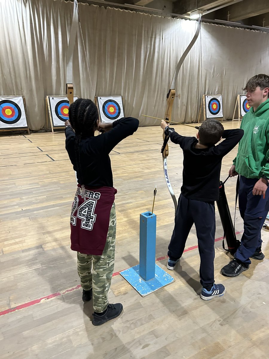 Newsome Junior Academy tweet media