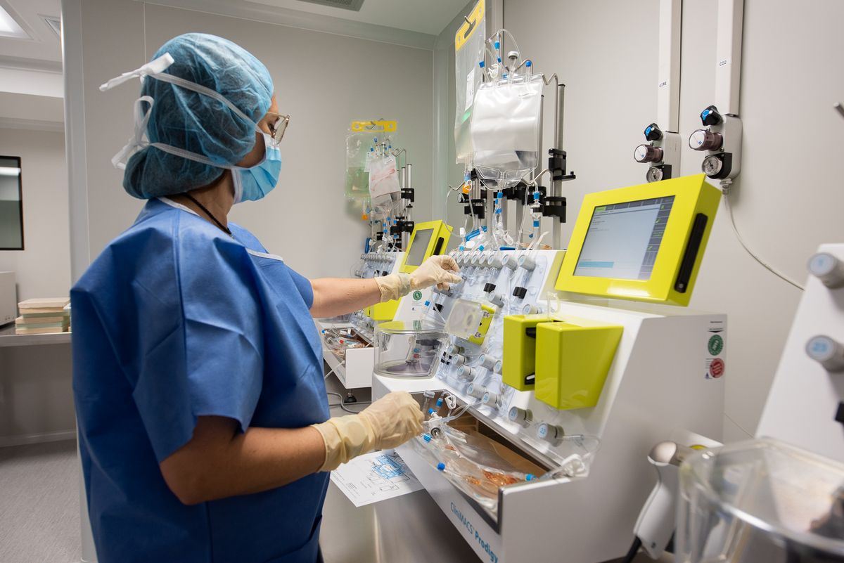 🔬 L’<a href="/hospitalclinic/">Hospital Clínic</a>-<a href="/idibaps/">IDIBAPS</a> ha iniciat un #assaigclínic amb l’ARI-0003 per a limfoma. L’avantatge amb aquest CAR-T és que s’ha dissenyat amb diversos centres, i per tant tindrà una distribució més alta.

🤝 Col·labora amb el #ProjecteARI 👉 lnkd.in/dpVXkbgA