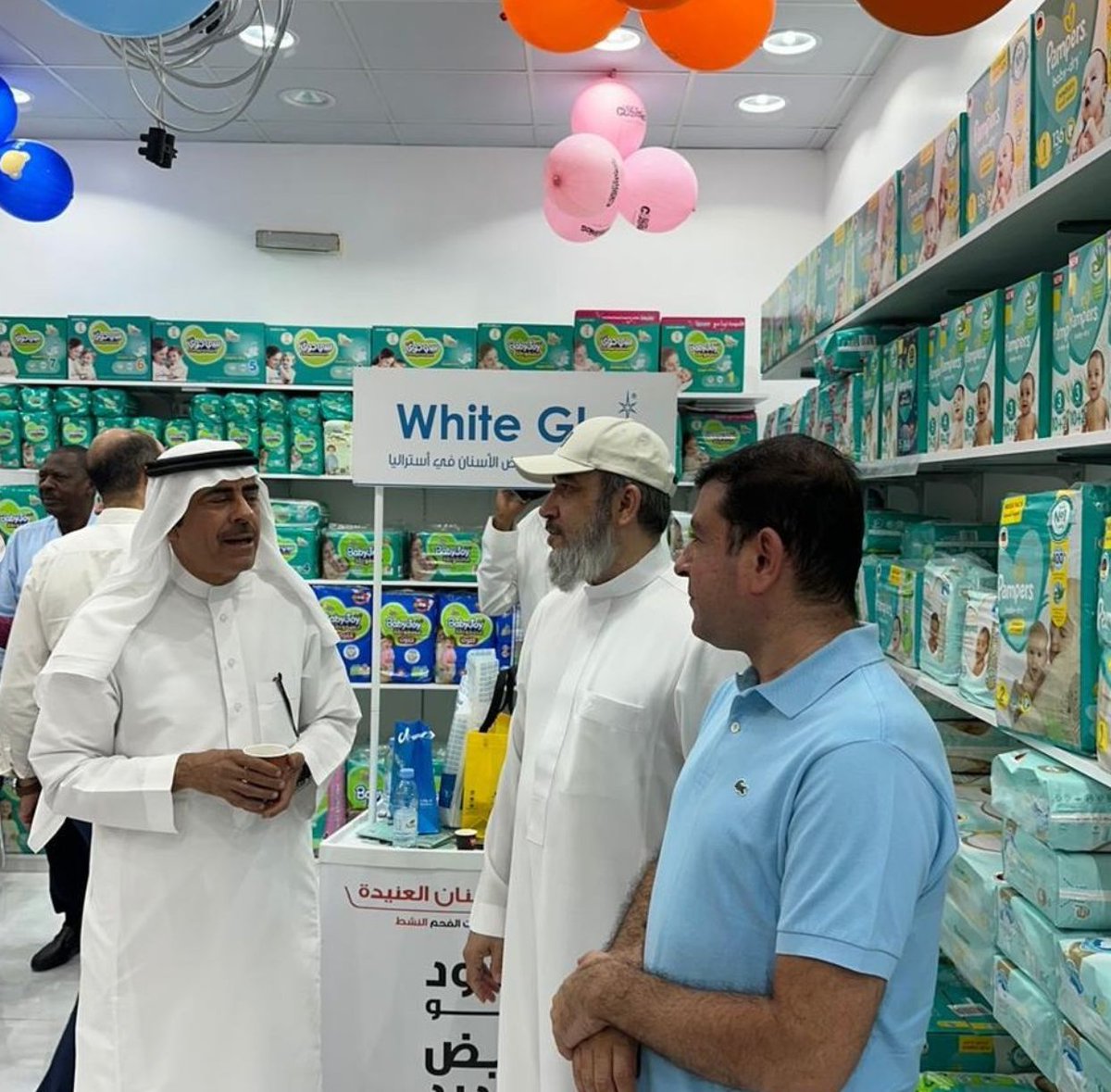 Abuonoq1's tweet image. مبسوط جدًا بالنمو المستمر لسلسلة صيدليات الشمس في كل أنحاء المملكة، وآخرها أمس في حي النسيم بالرياض، والأسبوع الماضي فرعين في الطائف. فريق صيدليات الشمس البطل.

#TechStartups #InvestingInTech #AngelInvestor #InvestingInPharmacies @ShamsPharmacies