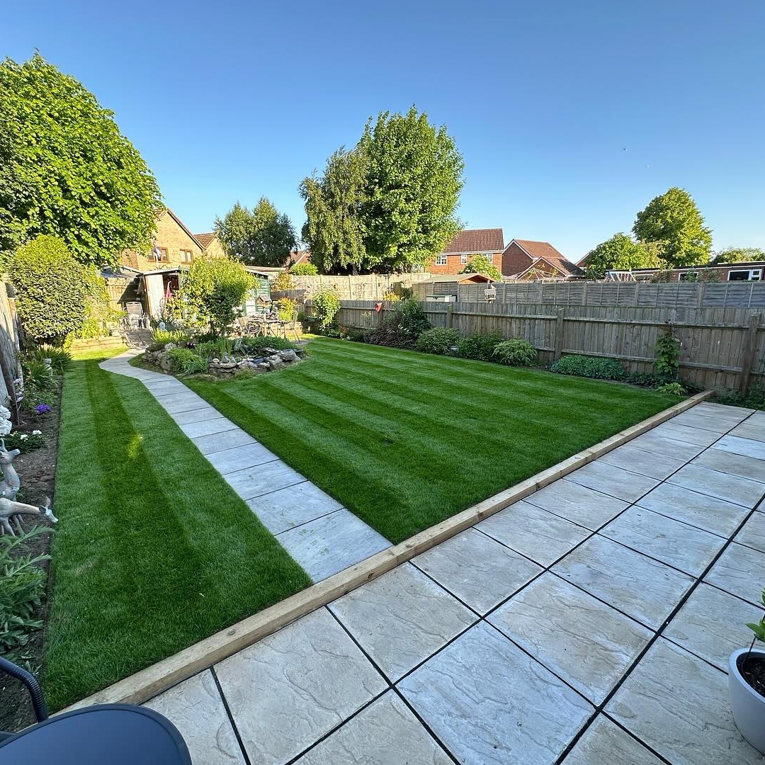 GDTurf's tweet image. It was a pleasure to team up with Kellico Exteriors Ltd and be the #LandscapersChoice for landscaping materials. 👍

#GD #GeorgeDavies #GardenDesign #Turf