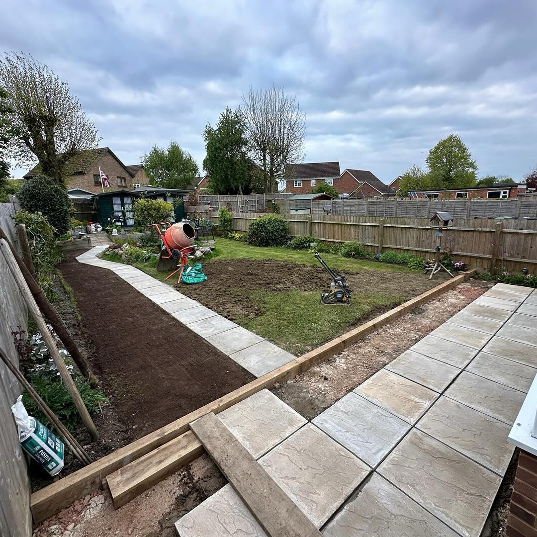 GDTurf's tweet image. It was a pleasure to team up with Kellico Exteriors Ltd and be the #LandscapersChoice for landscaping materials. 👍

#GD #GeorgeDavies #GardenDesign #Turf