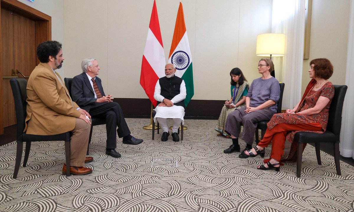 In Vienna, I had the opportunity to meet Professor Birgit Kellner, Dr. Martin Gaenszle, Dr. Karin Preisendanz and Dr. Borayin Larios. These are well-respected academics and researchers who have devoted great effort towards studying aspects of Indian history and culture. It was