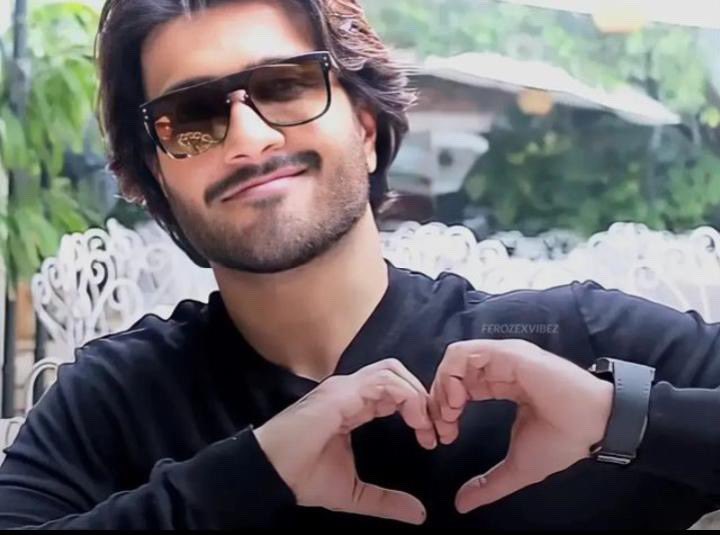 shahreenqueen's tweet photo. HAPPY BIRTHDAY FERO 🎂❤️
Apke sath sath mera bhi birthday h pllllzzzz wish me @ferozekhaan apke wish se mera birthday or bhi zada special bn jaega plllzzz wish me 😭🫶🏻💕

HBD FEROZE KHAN 
#aMealForFK #FerozeKhan https://t.co/e1TySRTH3q