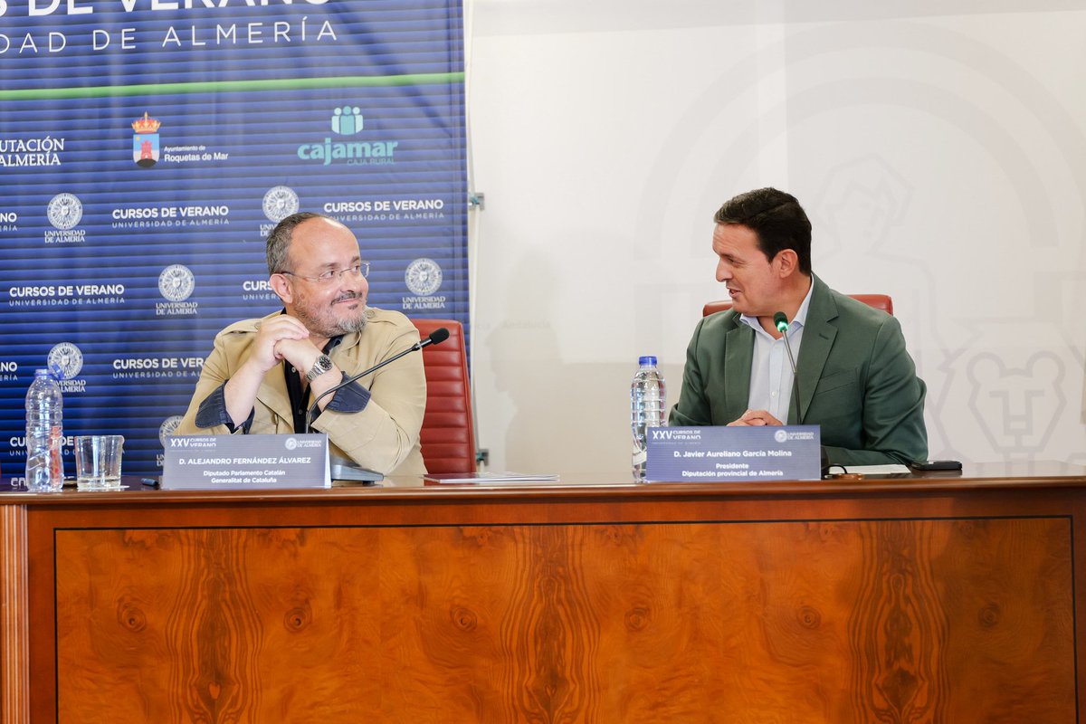 dipalme_almeria's tweet photo. 🟦 Políticos, periodistas y académicos abogan por una comunicación política veraz y huir de la polarización

⬆️ La última ponencia del curso ‘La comunicación política en el siglo XXI’ ha tenido como protagonista al presidente del PP de Cataluña, Alejandro Fernández https://t.co/8ouevSZx6y