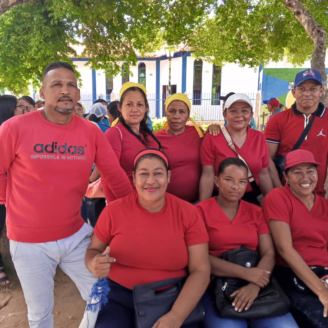 Municipio bolivar con su 1X10 activas esa maquinaria <a href="/NicolasMaduro/">Nicolás Maduro</a> <a href="/_LaAvanzadora/">Yelitze Santaella</a> <a href="/Juanfra83212901/">Juan francisco Cedeño</a> <a href="/gaza1616/">Fuerza, Fe, Esperanza y Amor</a> <a href="/FlorMar12345/">Flor Maria Romero</a> @