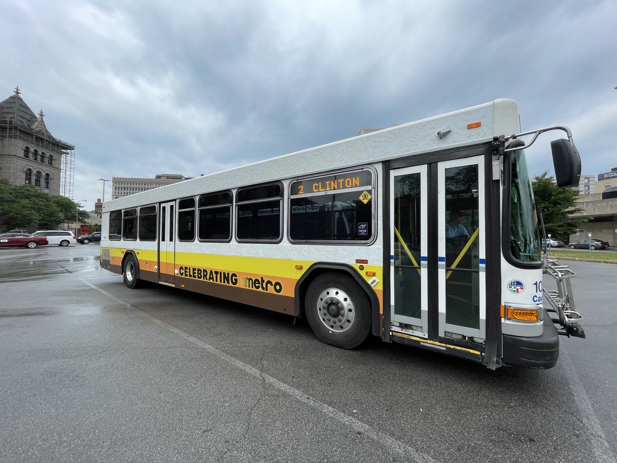 Metro Bus & Rail tweet media