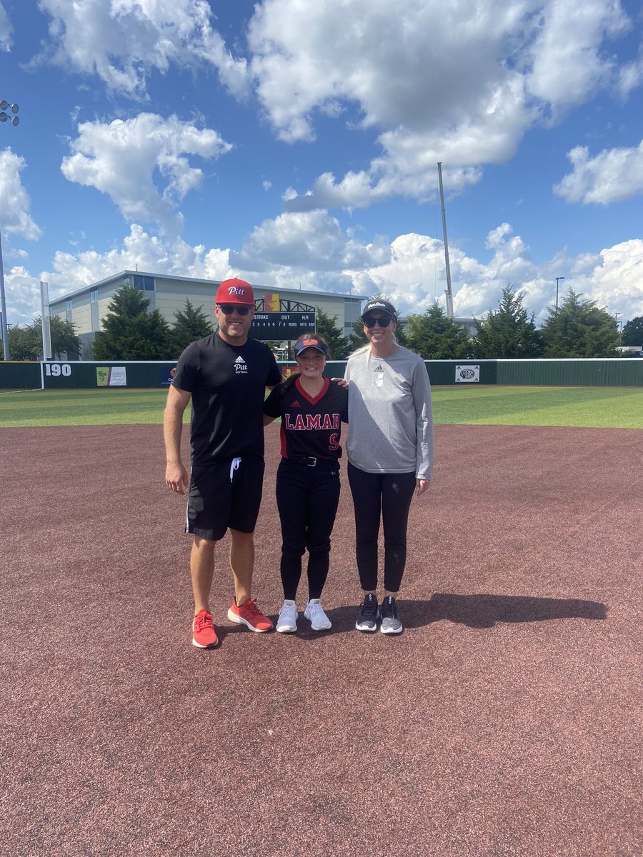 PeytonEddie0527's tweet photo. Great day at Pitt State softball junior day! Thank you for all the great drills and new learning experiences! It was a great day! https://t.co/x9DpnzNpti