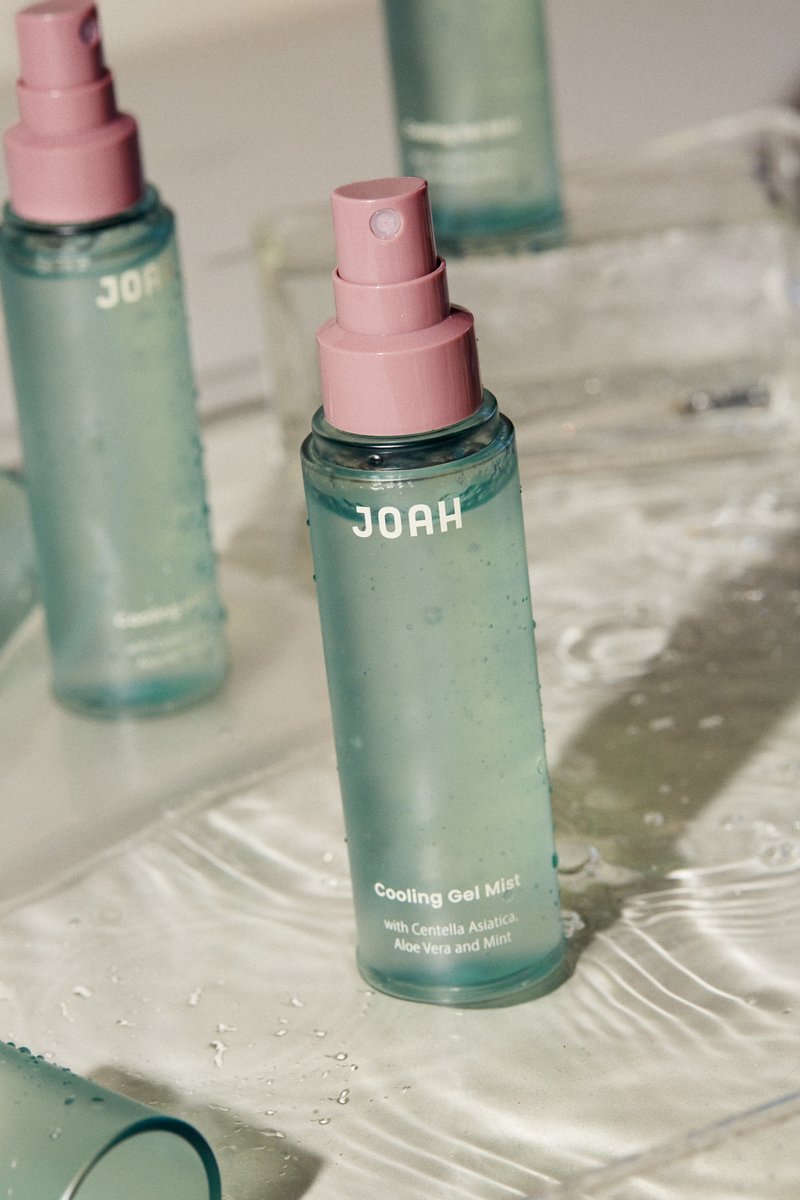 Infused with Centella Asiatica, Aloe Vera and Mint, our Cooling Gel Mist has been clinically proven to cool the skin, while providing hydration and reducing redness. 

#JoahBeauty #KBeauty #GelMist #Cica bit.ly/3zuE5M1