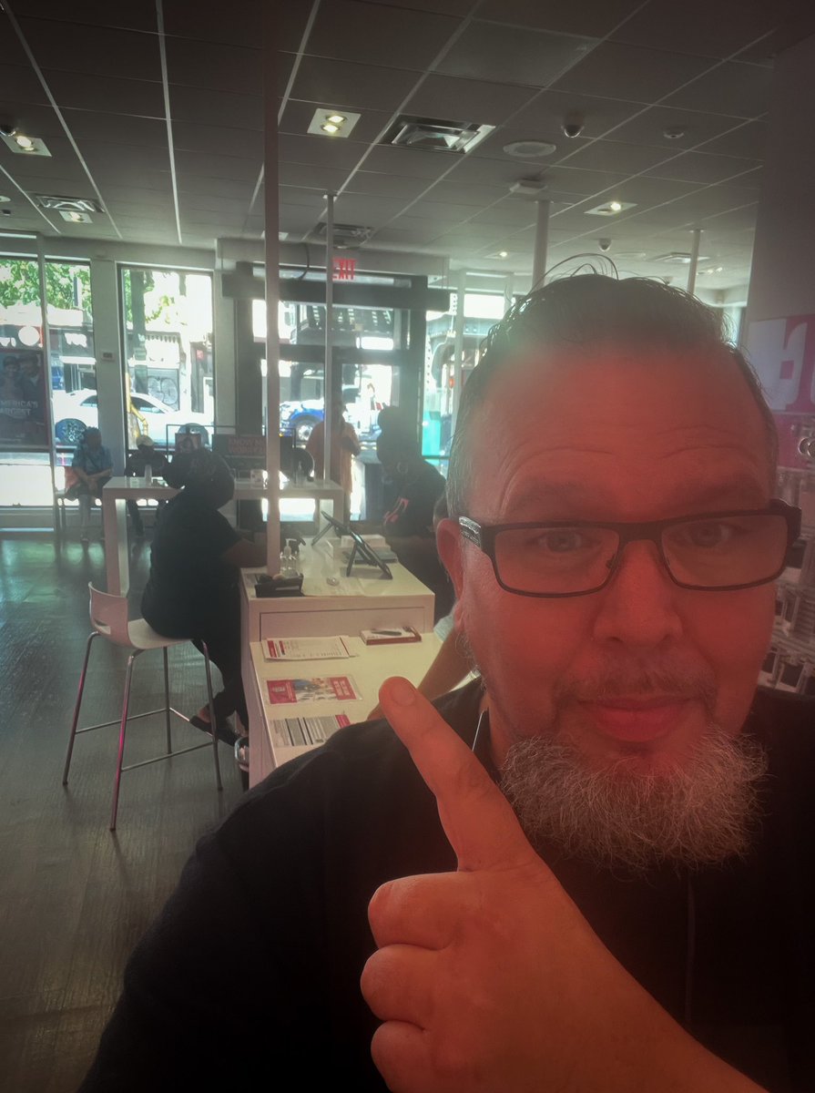 Team 233rd off and running! 
Double digit postpaid at Noon!
Come see us today in The Bronx and pre-order your new Samsung Z Flip or Z Fold 6!!