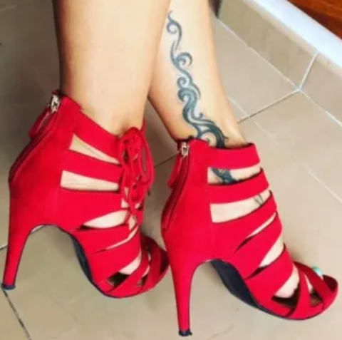 With or without? 👠❤️&zwj;🔥🦶 https://t.co/hLL2o9YvAy<a href="/tag/goodnightx"class="tags"><span>#goodnightx</span></a>