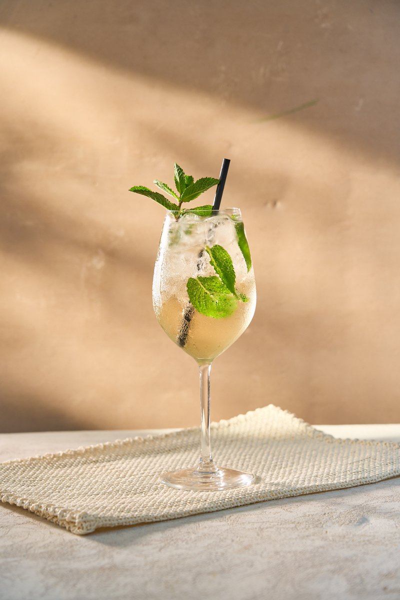 Happy Piña Colada Day! 🌴🥥

Celebrate with our Virgin Sweet Jungle Colada: a delicious blend of coconut water, pineapple, lime, and mint.

Enjoy a refreshing taste of summer, no matter the weather. Discover our Drinks menu - ow.ly/WpFE50SyTwR