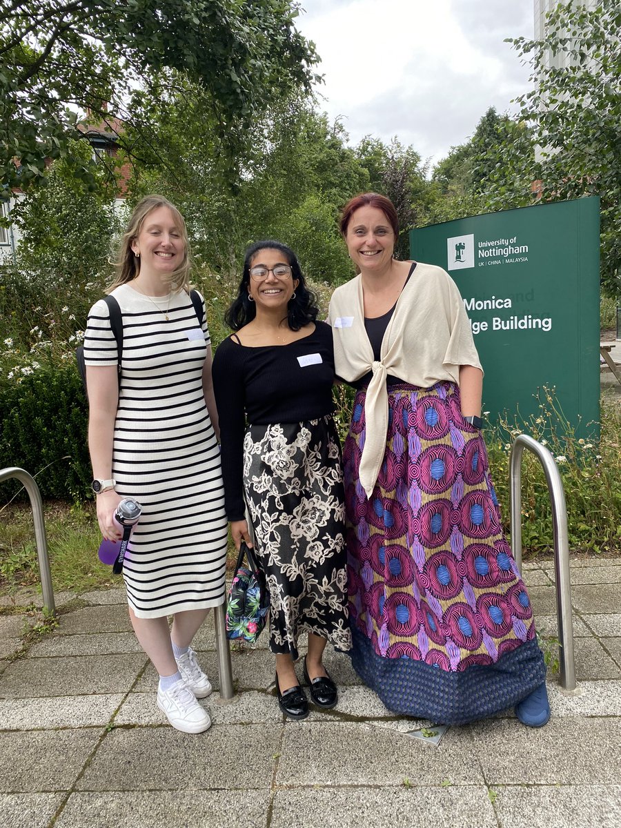 SAPPHIRE representing at the <a href="/UniofNottingham/">Uni of Nottingham #WeAreUoN</a> workshop day on researcher reflexivity organised by <a href="/VictoriaCluley/">Victoria Cluley</a> and colleagues. What a fascinating day sharing ideas on how we can reflect on how our research impacts our emotions and how to manage our projects.