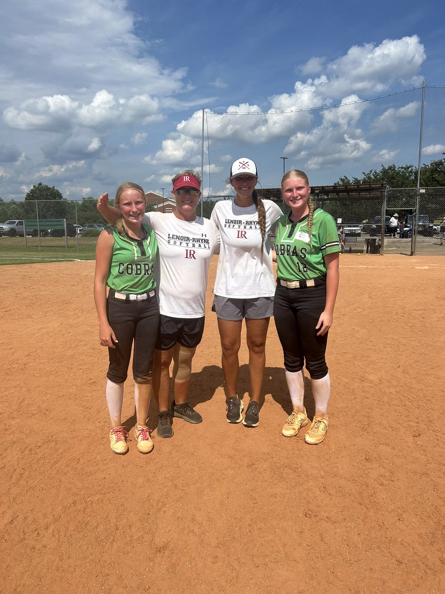 Thank you <a href="/HollarShena/">Shena Hollar</a> for another great <a href="/LRSoftball/">Lenoir-Rhyne Softball</a> camp! I had a great time learning how to improve my skill set, meeting some new people, and working with some of the alumni! Even got the chance to hit a 💣 in the team scrimmage <a href="/BrawleyCobras/">Carolina Cobras Brawley/Morton</a>