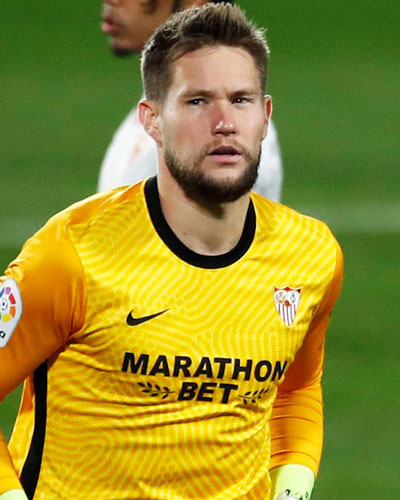 dede_sport's tweet photo. Momentálně volný hráč Tomáš Vaclík (35)  by mohl pokračovat v kariéře ve 🇸🇰Slovanu Bratislava. #přestupy #transfers https://t.co/zmqY2xJsEV