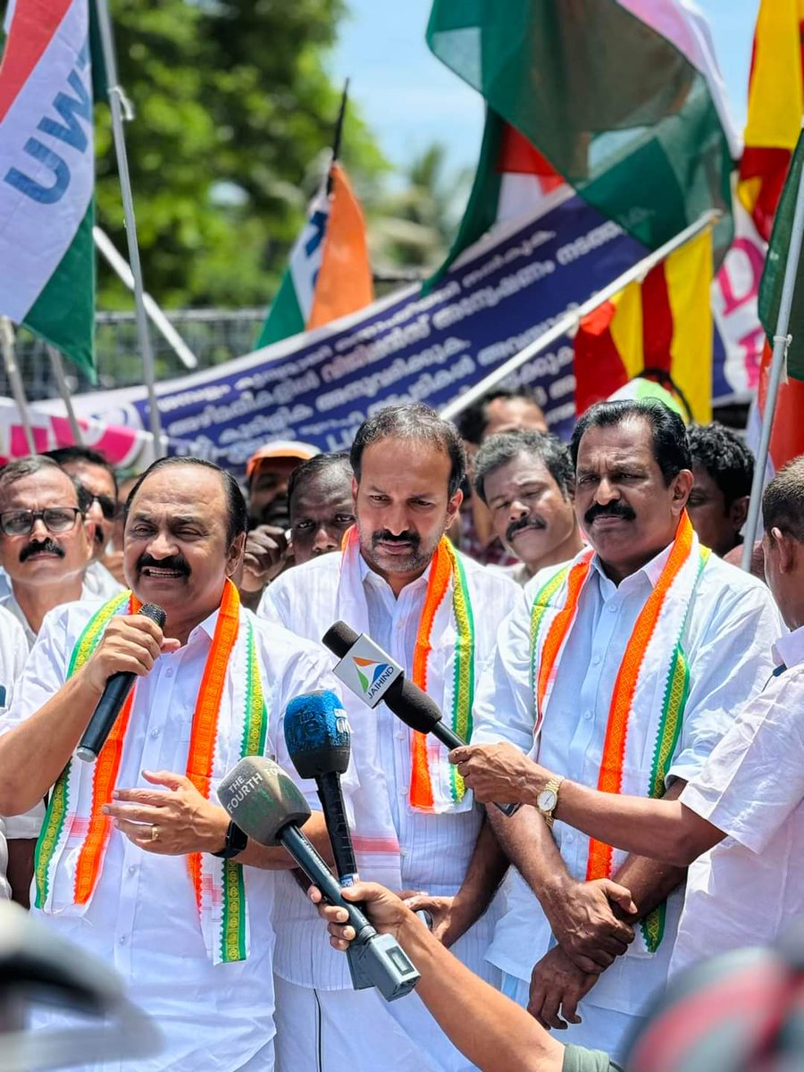 M.Vincent MLA (@mvincentinc) on Twitter photo *Disburse the Salary to the workers timely.
*Investigate scams and vigilance.
*Allow D.A dues
*Clear the dues of NPS and NDR
By raising various demands the TDF workers union of K.S.R.T.C marched towards the Legislative Assembly, Trivandrum which was inaugurated by <a href="/vdsatheesan/">V D Satheesan</a>. *Disburse the Salary to the workers timely.
*Investigate scams and vigilance.
*Allow D.A dues
*Clear the dues of NPS and NDR
By raising various demands the TDF workers union of K.S.R.T.C marched towards the Legislative Assembly, Trivandrum which was inaugurated by <a href="/vdsatheesan/">V D Satheesan</a>.