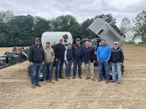 We want to extend a heartfelt thank you to Beck's Hybrids for hosting us &amp; supporting 4 great in-field demos in Indiana!🤝
We also want to express our gratitude to all the farmers who travelled to learn more about what we do at SwarmFarm. 🌱🤖Thank you all! #IntegratedAutonomy