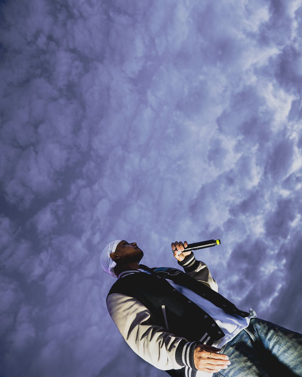 loubet_'s tweet image. mes images du concert de @ateyaba111 à Yardland ☂️