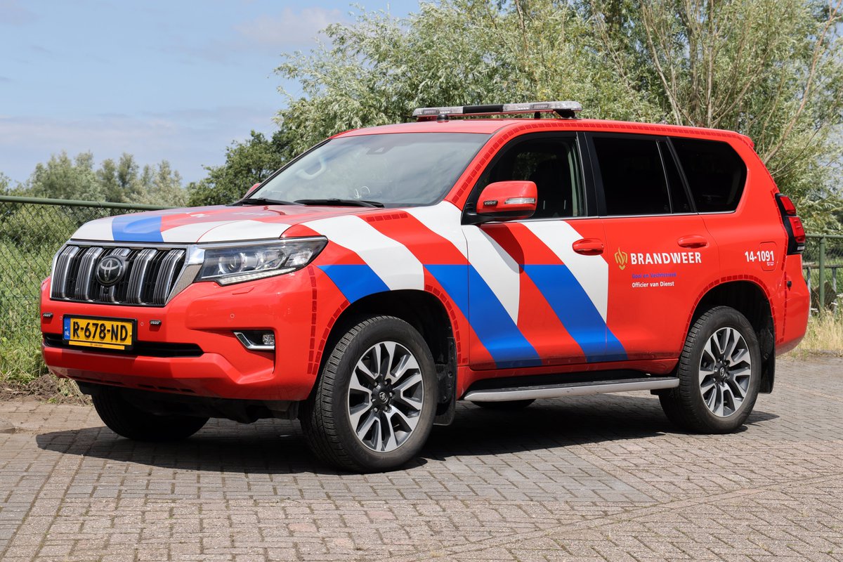 De staf-OvD van regio Gooi- en Vechtstreek en Flevoland. Tevens dient dit voertuig als reserve OvD voor beide regio's. #brandweer