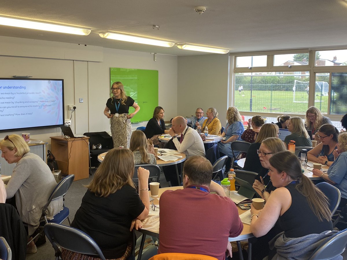 A packed room this afternoon at the reading fluency training for colleagues at <a href="/ChilternLT/">Chiltern Learning Trust</a> - thank you <a href="/_Zoe_Kerr/">Zoe Kerr</a>. Reading underpins everything!