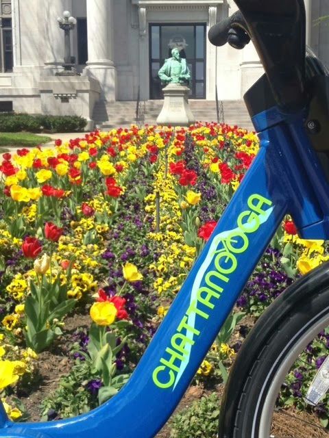 Hump day calls for a little adventure! 🌟🛴  Need a breather? Jump on a scooter or bike and roll through the city. Feel the wind, enjoy the view, and let your worries drift away. It’s the perfect midweek escape! 🚲🌳 

Unlock and ride at BikeChattanooga.com