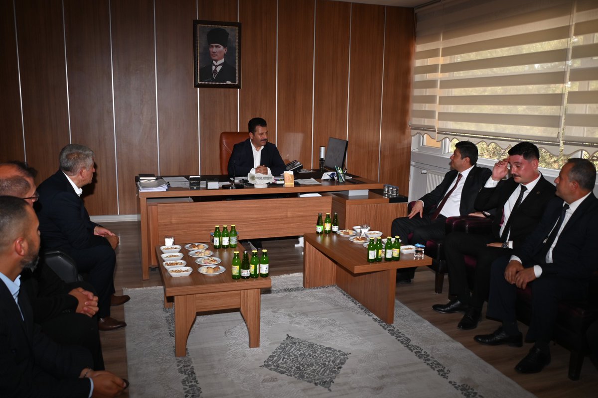 AltundagUysal's tweet image. Çelik ve Pirinç Fabrikası’nda temsilcilik binamıza gerçekleştirdiğim ziyaretin ardından Fabrika Müdürü Cebrail Aydoğdu’yu makamında ziyaret ettim. Göstermiş olduğu ev sahipliğinden dolayı teşekkür ederim.