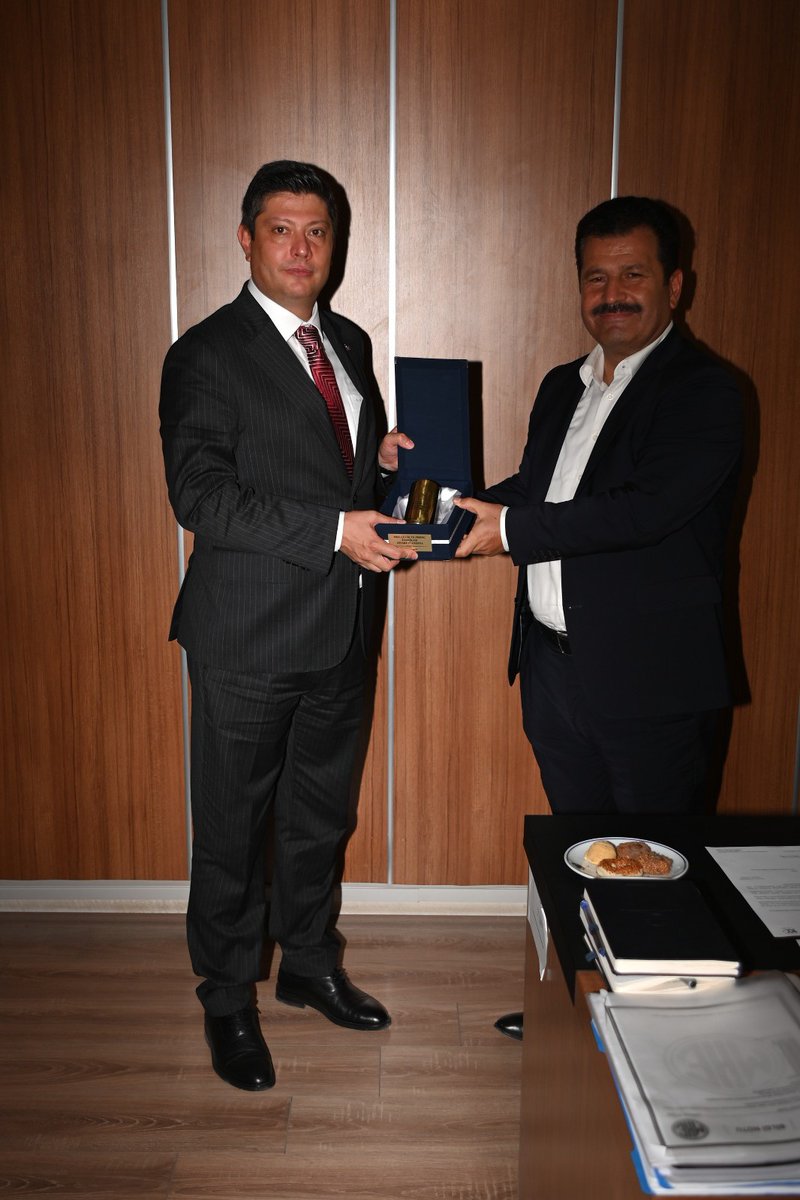 AltundagUysal's tweet image. Çelik ve Pirinç Fabrikası’nda temsilcilik binamıza gerçekleştirdiğim ziyaretin ardından Fabrika Müdürü Cebrail Aydoğdu’yu makamında ziyaret ettim. Göstermiş olduğu ev sahipliğinden dolayı teşekkür ederim.