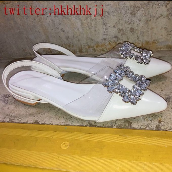 [掃樓系列] 鄰居的尖頭白色透明方鑽平底鞋  第一次玩透明的鞋,想不到蠻不錯的感覺 可以看到插的時候.哈哈 這雙鞋的氣味也很好聞,不錯  預覽片:https://t.co/yV4pO8YVXt 完整版可以找我購買  #扫楼<a href="/tag/%E3%81%B6%E3%81%A3%E3%81%8B%E3%81%91"class="tags"><span>#ぶっかけ</span></a><a href="/tag/%E5%8E%9F%E5%91%B3"class="tags"><span>#原味</span></a><a href="/tag/%E6%81%8B%E8%B6%B3"class="tags"><span>#恋足</span></a><a href="/tag/%E9%AB%98%E8%B7%9F%E9%9E%8B"class="tags"><span>#高跟鞋</span></a><a href="/tag/%E5%B0%84%E7%B2%BE"class="tags"><span>#射精</span></a><a href="/tag/cumshoes"class="tags"><span>#cumshoes</span></a><a href="/tag/%E5%B9%B3%E5%BA%95%E9%9E%8B"class="tags"><span>#平底鞋</span></a><a href="/tag/%E6%89%AB%E6%A5%BC"class="tags"><span>#扫楼</span></a><a href="/tag/%E6%89%93%E8%83%B6"class="tags"><span>#打胶</span></a>