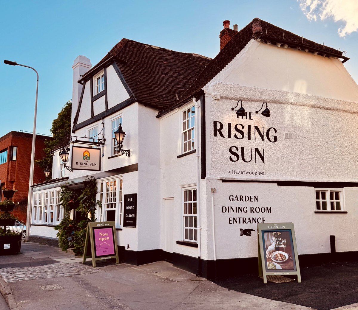 dingicons tweet media