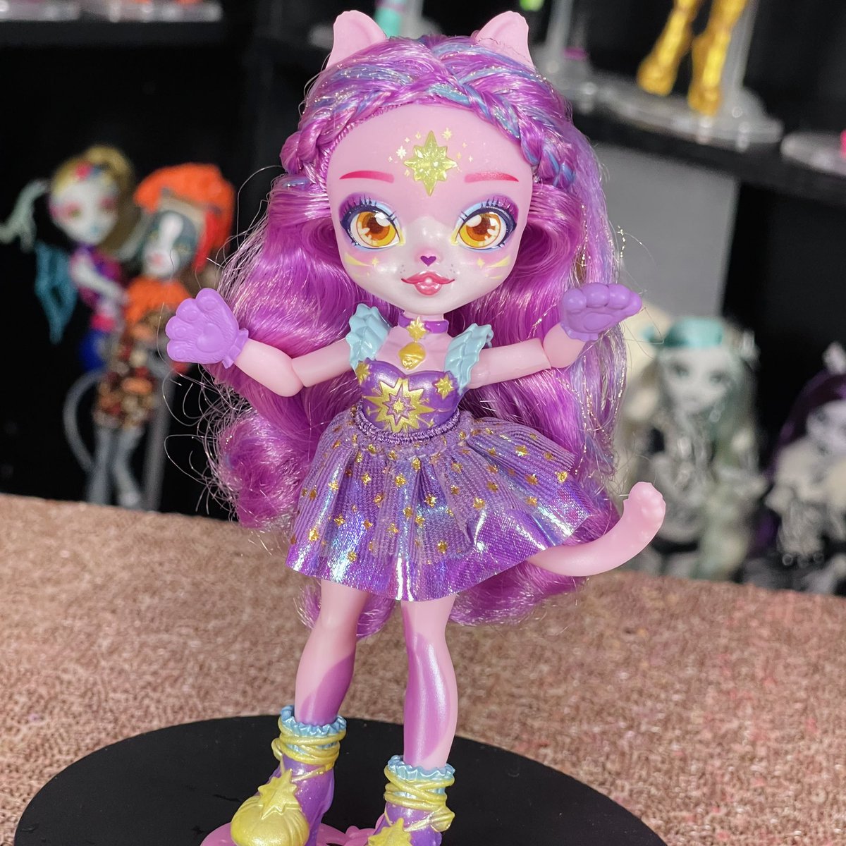 mad__dollz's tweet photo. Huge thank you to Moose Toys for gifting me the new Magic Mixies Pixlings dolls! They will be available at all major retailers for $17.99 The new reveal is so magical! They also upgraded the potions, and doll stands🩷✨
#magicmixies #pixlings #dollcollector #doll #dolls https://t.co/1PQ47gnEnF