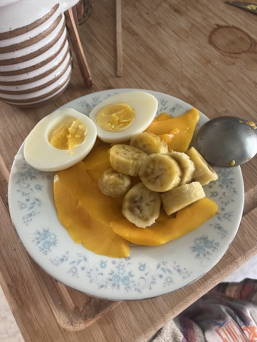 granola bitch tweet media