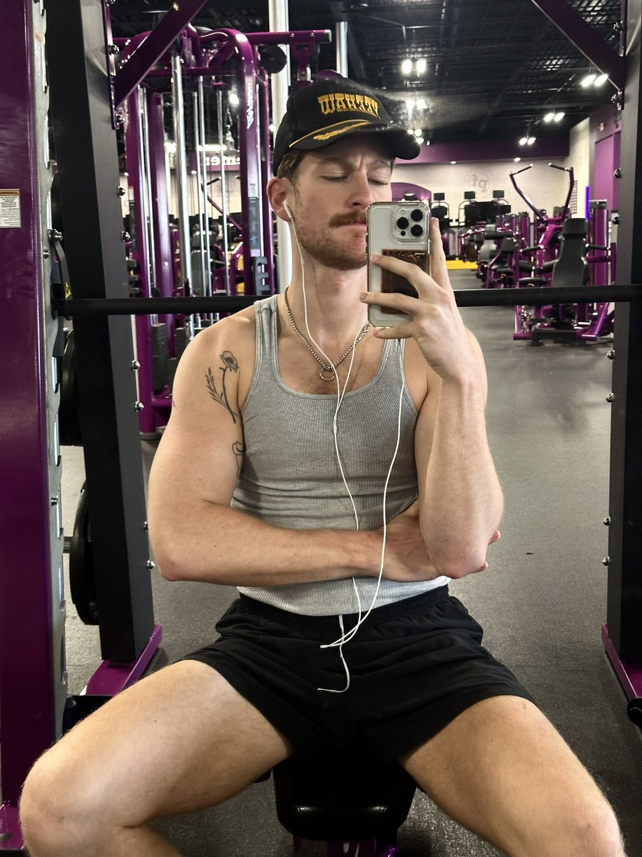 rylambert's tweet image. back at pfitness 🤪