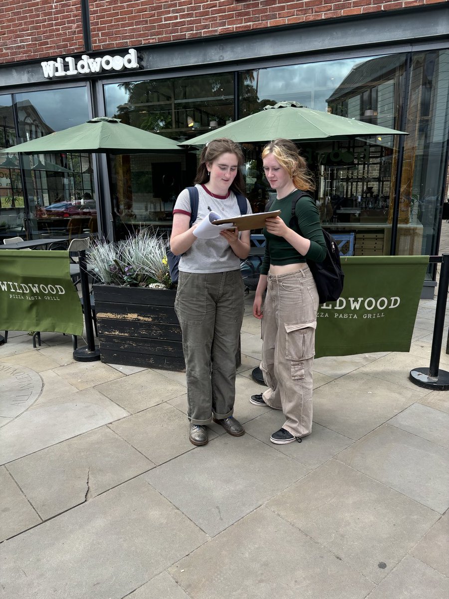 KingHenryGeog's tweet photo. GSCE Fieldwork Day 1! 
Our year 10 pupils have been busy collecting data to determine whether the media represents Hereford accurately! ⁦@KingHenrySchool⁩ https://t.co/OLxa3dr0ME