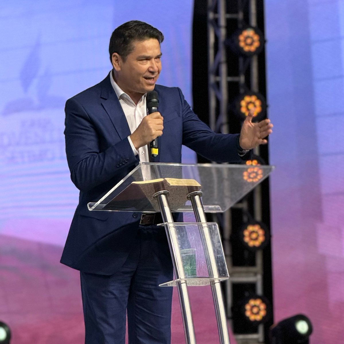 AdventistasSP's tweet photo. Hoje é o último dia do Encontro Sul-Americano do Ministério de Capelania no Unasp-EC. Tivemos uma mensagem inspiradora do Pr. Lucas Alves, da Divisão Sul-Americana. Que todos sintam-se renovados em seu chamado e missão! 🙏 #Capelania #Unasp #UmChamadoUmaMissão https://t.co/0kp1AnocrI
