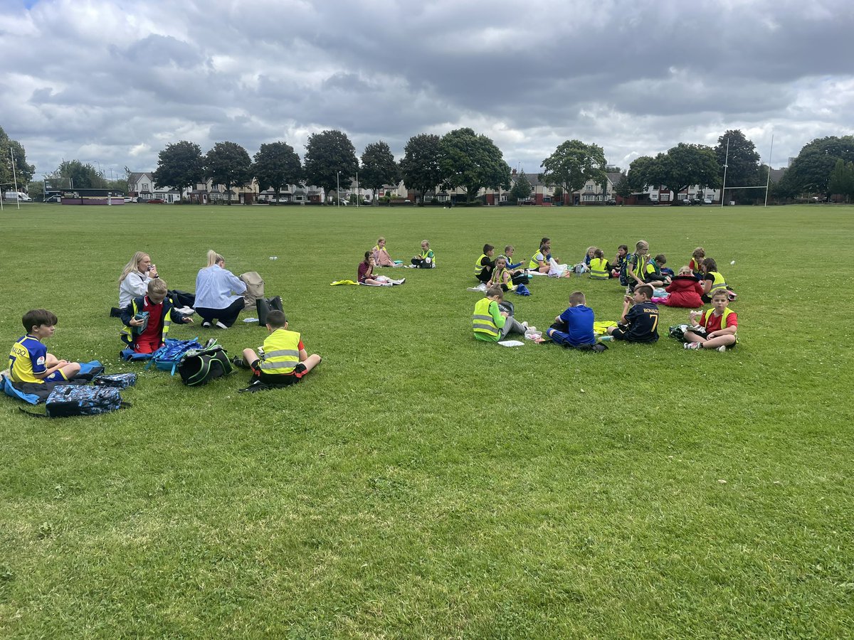 Misstaylor24117's tweet photo. Picnic ✅
Parc✅ https://t.co/W2wT4o2hhc
