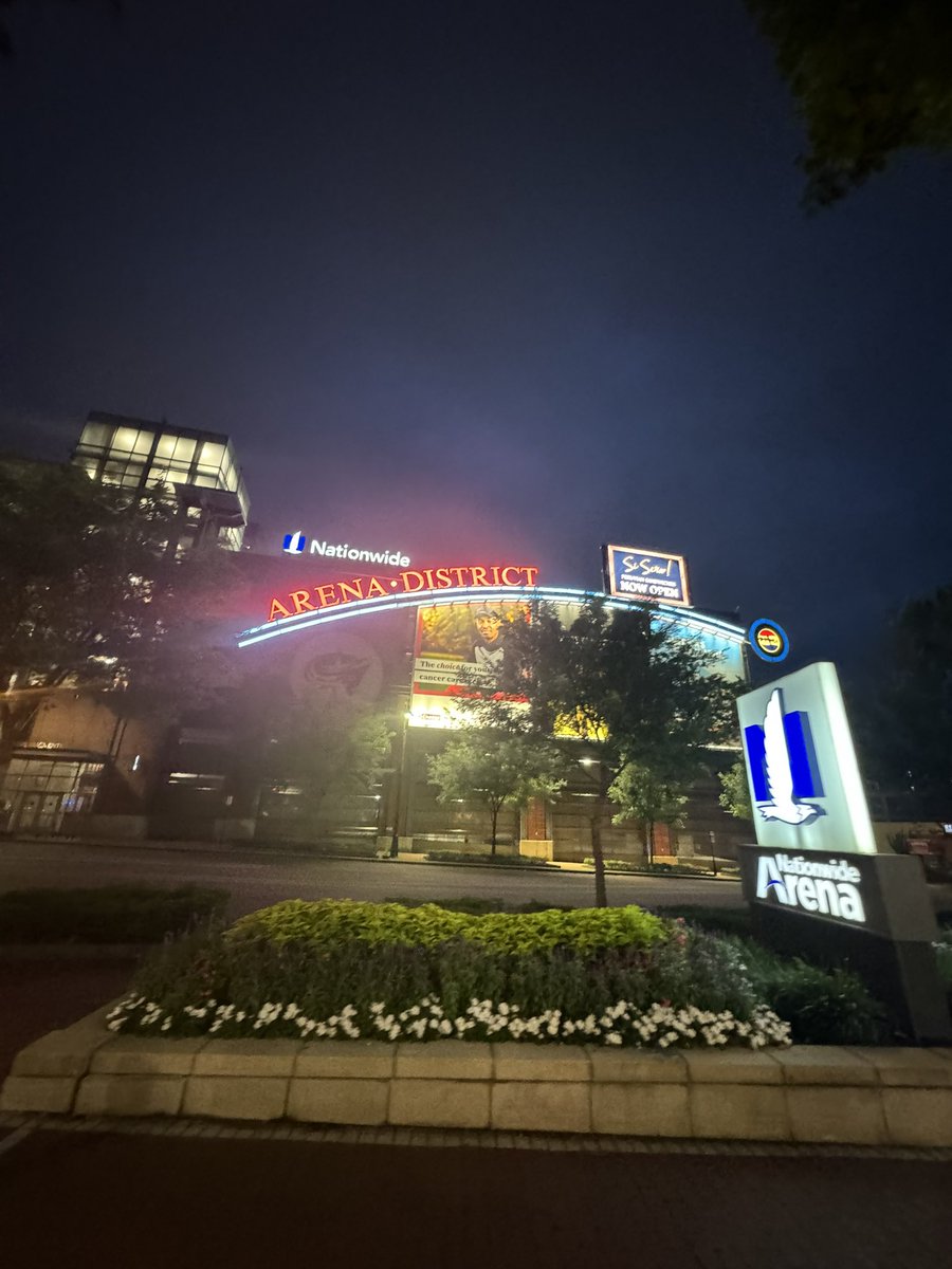 DomSamario's tweet photo. Exploring the first city on our @BVFoundation tour with an early morning #run in downtown Columbus, Ohio.
@fit_leaders #FitLeaders #FootstepsToFreedom #experiencesmatter https://t.co/1Zj4QZm1U2