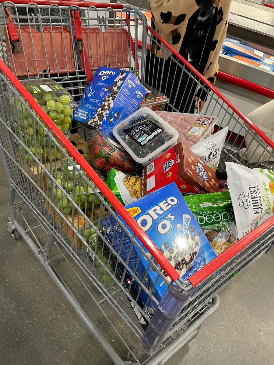 AnnaGra35306074's tweet photo. Morrisons has plenty of ingredients to please Asians. The price is very cheap and the fruits are delicious.❤️ https://t.co/uBpMZafPI9