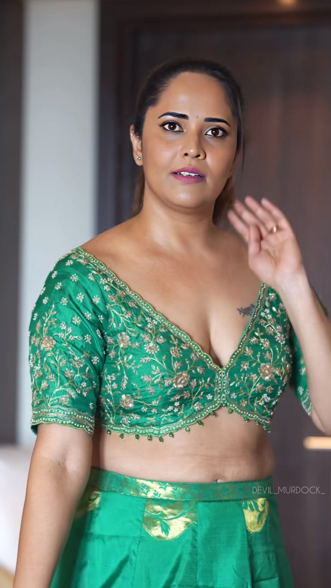Devil_Murdock_'s tweet photo. Athamma Fleshy Hip Folds 🤤 Deep Cleavage 🥵 https://t.co/AjvCG4W6JO