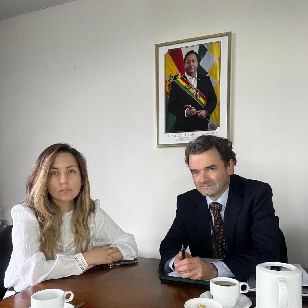 BolEnBelgica's tweet photo. La emb. Valeria Vilaseca se reunió con @Dirbeac emb Patrick Hermann del Ministerio de Asuntos Exteriores, quien a nombre de Bélgica reiteró la condena a toda acción en contra el orden democrático y resaltó el apoyo del gobierno belga al presidente @LuchoXBolivia
#BoliviaEnBelgica https://t.co/IHf4wKOfRe