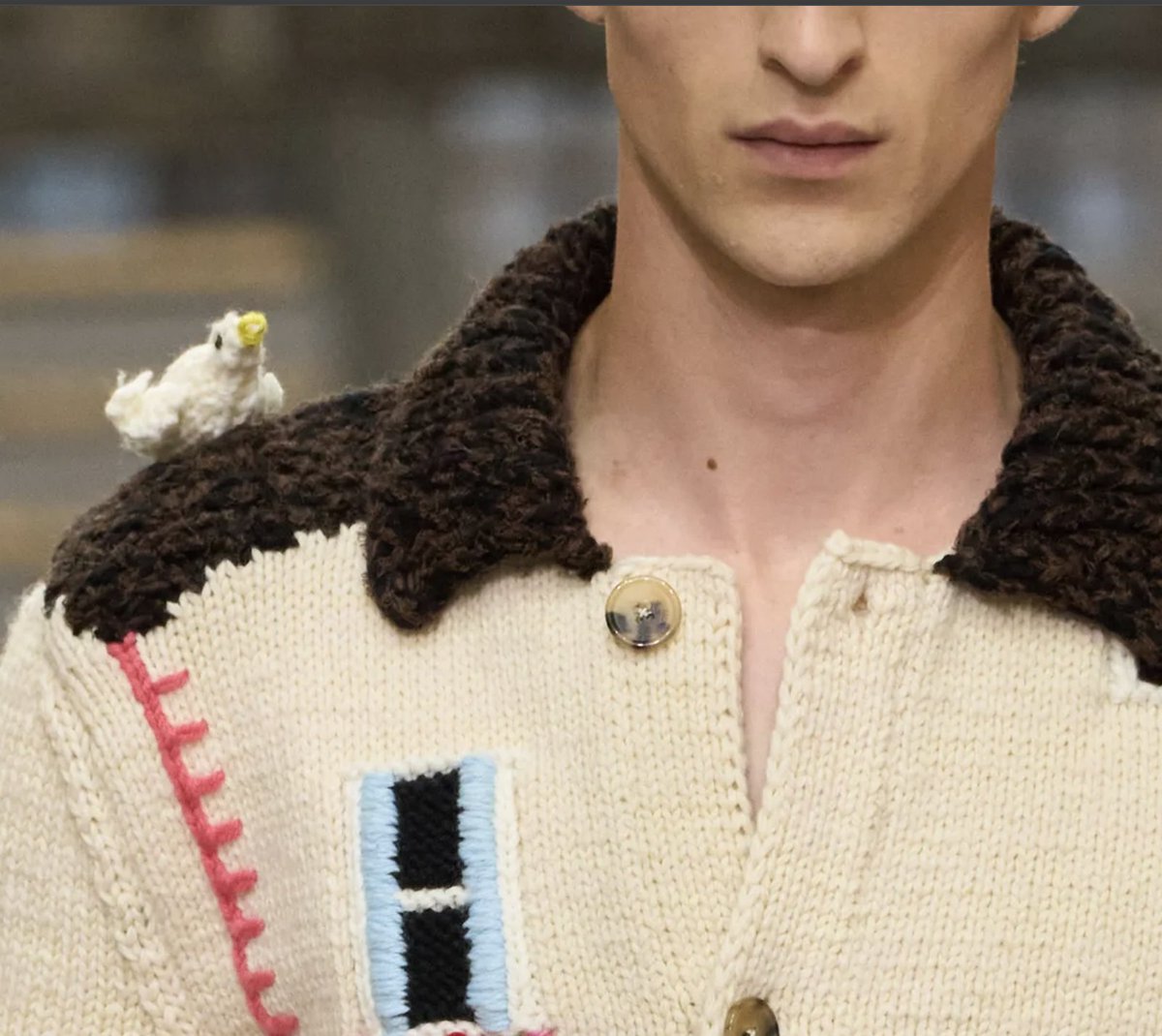 still thinking about the little bird-on-the-shoulder detail from the ss25 jw anderson show 🥲