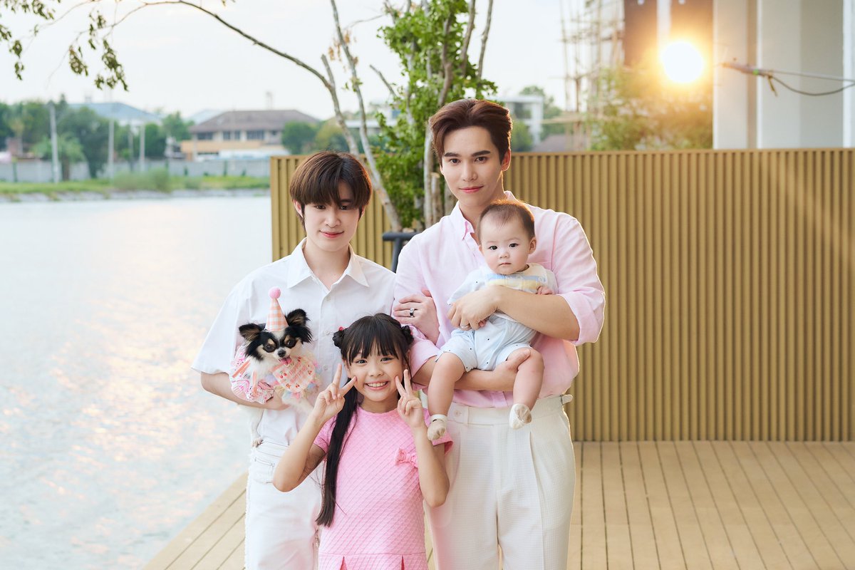 ตอนนี้เฮียอี้และน้องคนเดียวคงจะใช้ชีวิตอยู่ด้วยกันอย่างมีความสุขใช่ไหม 💙💖

ขอขอบคุณแฟน ๆ ทุกคนที่รักและให้การสนับสนุน “ดื้อเฮียก็หาว่าซน Naughty BABE Series” เสมอมานะคะ 

ขอฝากเฮียอี้และน้องคนเดียวให้อยู่ในใจของทุกคนตลอดไปเลยนะคะ 🥰

#ดื้อเฮีย50Mviews