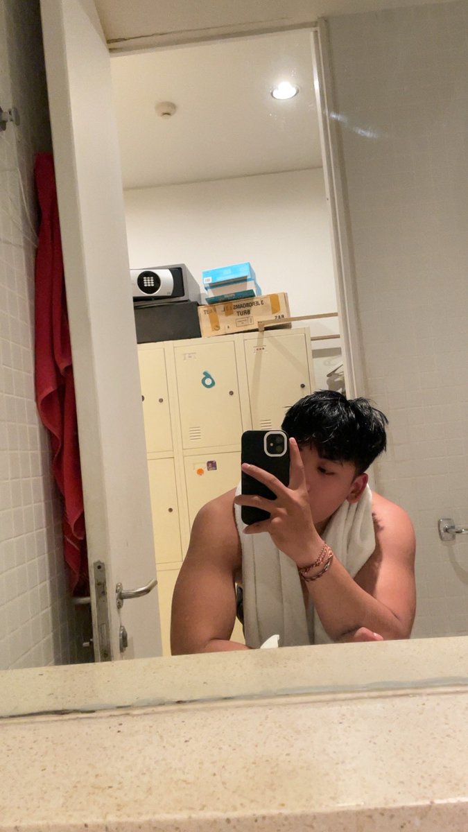 acxxxxn's tweet photo. udah mandi nih çulik aku tan https://t.co/l2S6rfiIp7