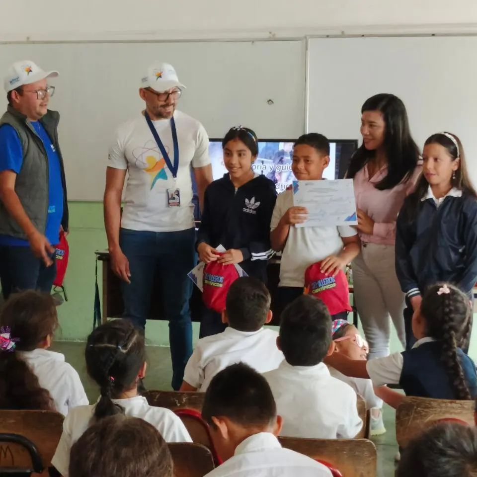 Mincyt_VE's tweet photo. #10Jul | Fundacite e Infocentro dictan taller sobre Stop Motion en Mérida.  

✅Estudiantes de la U.E. "Marcolina de Lamus" conocieron sobre la redacción de textos narrativos, fotografía y edición audiovisual.  

Detalles aquí ➡️ https://t.co/IEkuRgeQiG

#PoesíaMundialEnVenezuela https://t.co/sL0hjdMcV7